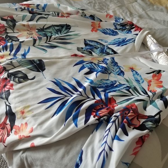 💕👇Price Drop💥Bomber Jacket - Picture 2 of 5